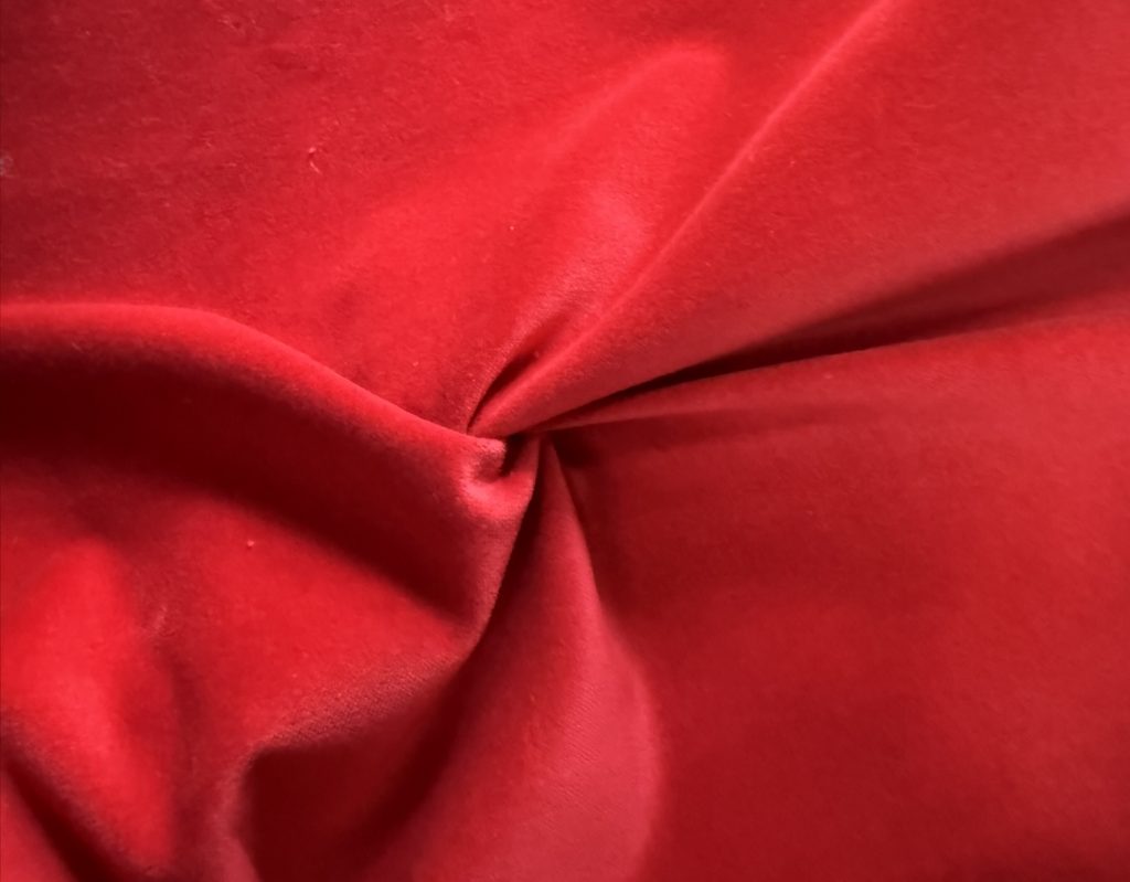Terciopelo rojo intenso
