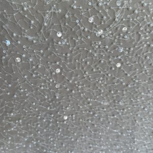 Tul bordado en perla y lentejuela