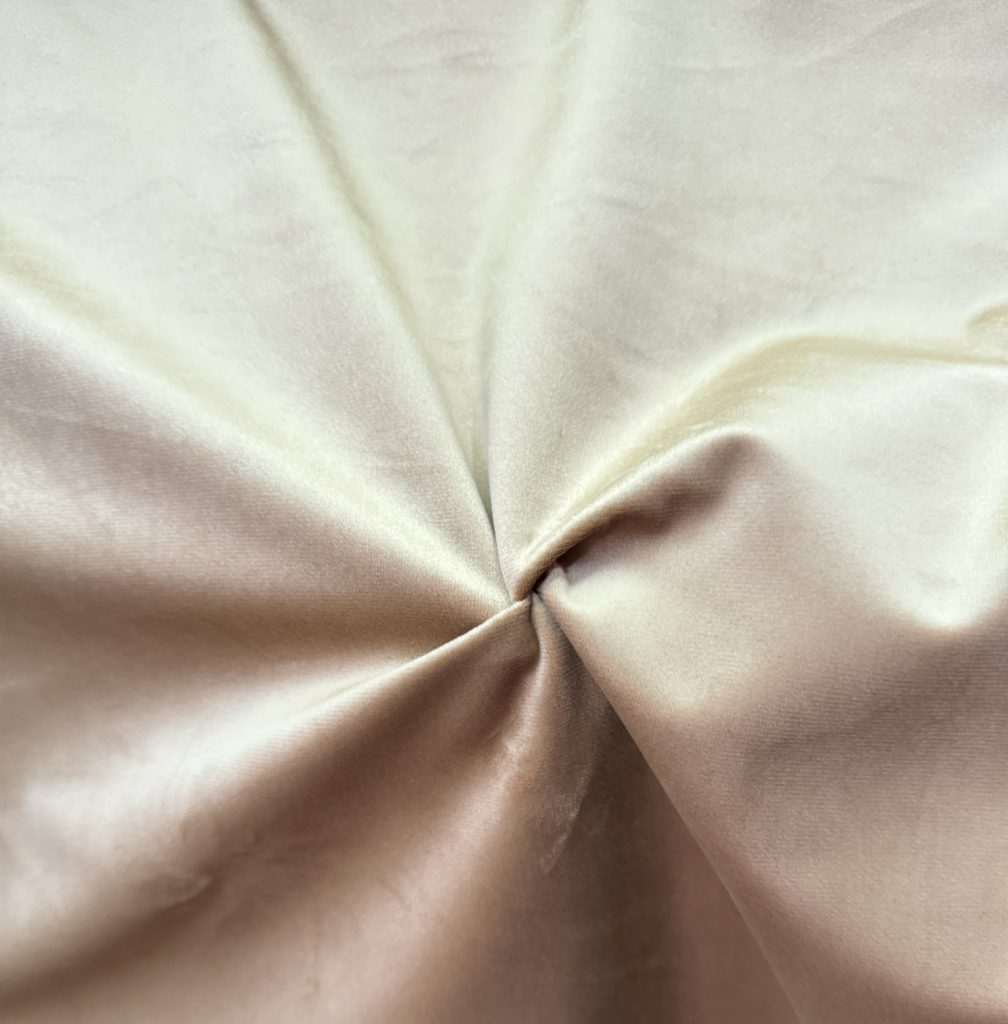 Terciopelo Champagne Elegance
