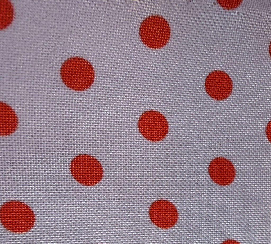 Tela de Flamenca Blanco Natural con Lunares Rojos