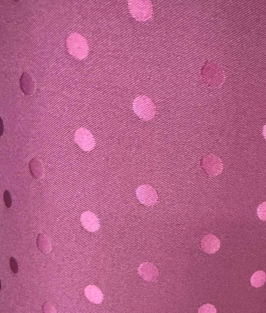 Tela de Flamenca Buganvilla con Lunar Rosa Claro