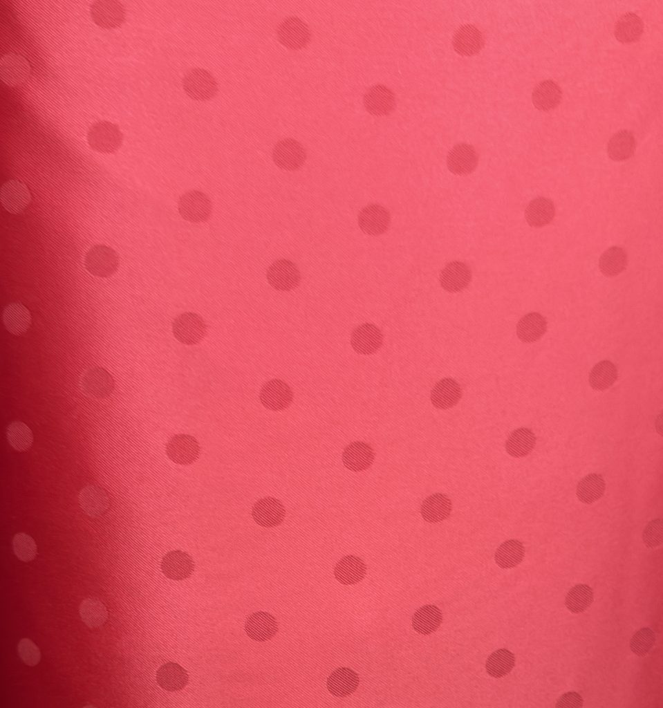Tela de Flamenca Coral con Lunar Coral Oscuro