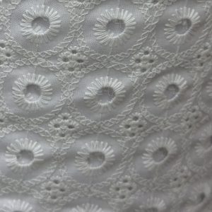Tela de Flamenca con perforado clásico