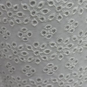 Tela de Flamenca con perforado