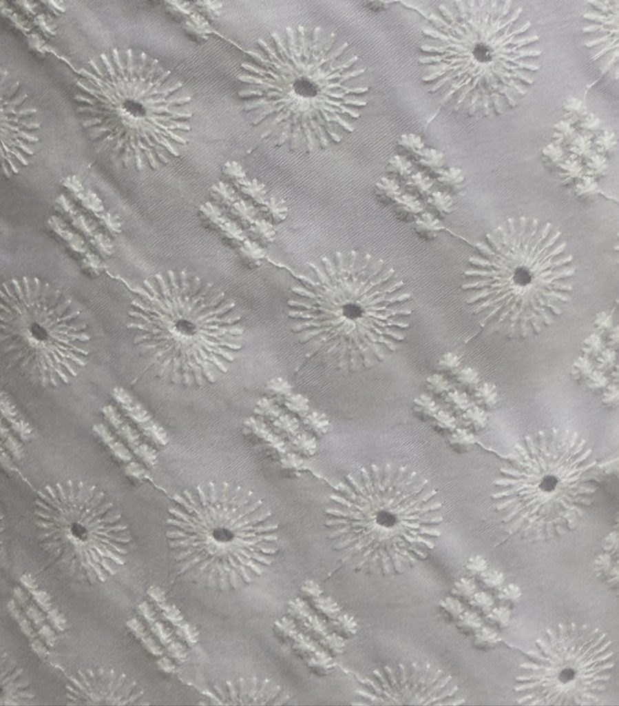 Tela de  Flamenca con perforado flor