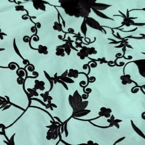 Tela mantón Flamenca Verde Agua con Bordado Negro