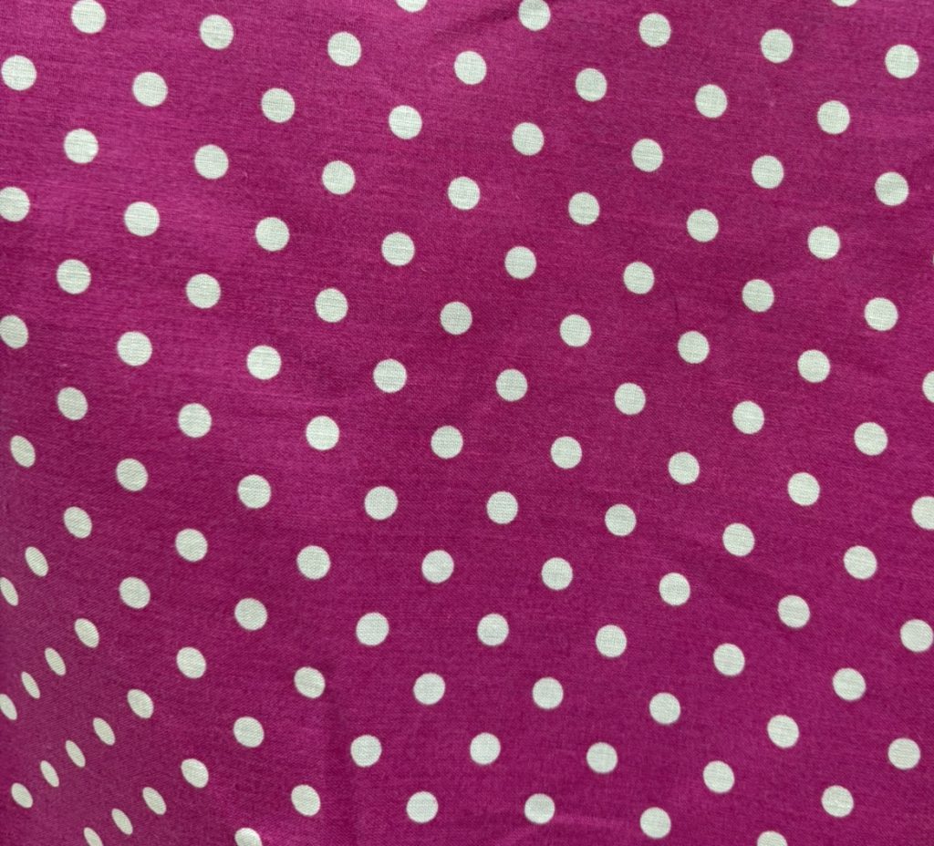 Tela de Flamenca Fucsia con Lunar Blanco – Semilino